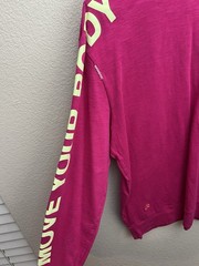 Nike Sportswear World Tour Long Sleeve T-Shirt Large Fireberry Pink Glown N Dark