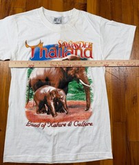 Deadstock Sawasdee Thailand Elephant & Baby Land of Nature & Culture Graphic M