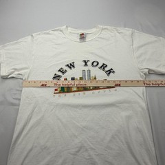 Fruit of the Loom T-Shirt Mens Large White New York Twin Towers Skyline Graphic