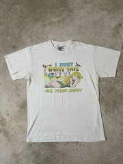 VINTAGE I HUNT WHITE TAIL ALL YEAR LONG T-SHIRT 90s PARODY HUNTING DEER FUNNY