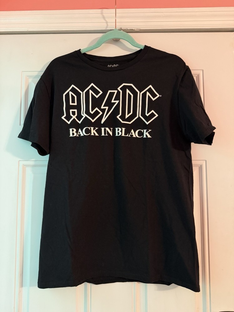 AC/DC Back in Black Tee Size Large Rock Band Shirt Short Sleeve