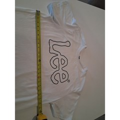 Lee Jeans Men’s White T-Shirt XL Wobbly Logo Graphic Tee – READ (Small Stain)