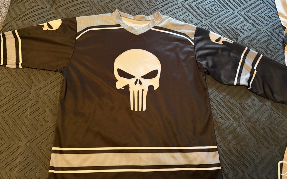 Marvel Punisher Men’s Jersey Size XL Long Sleeve