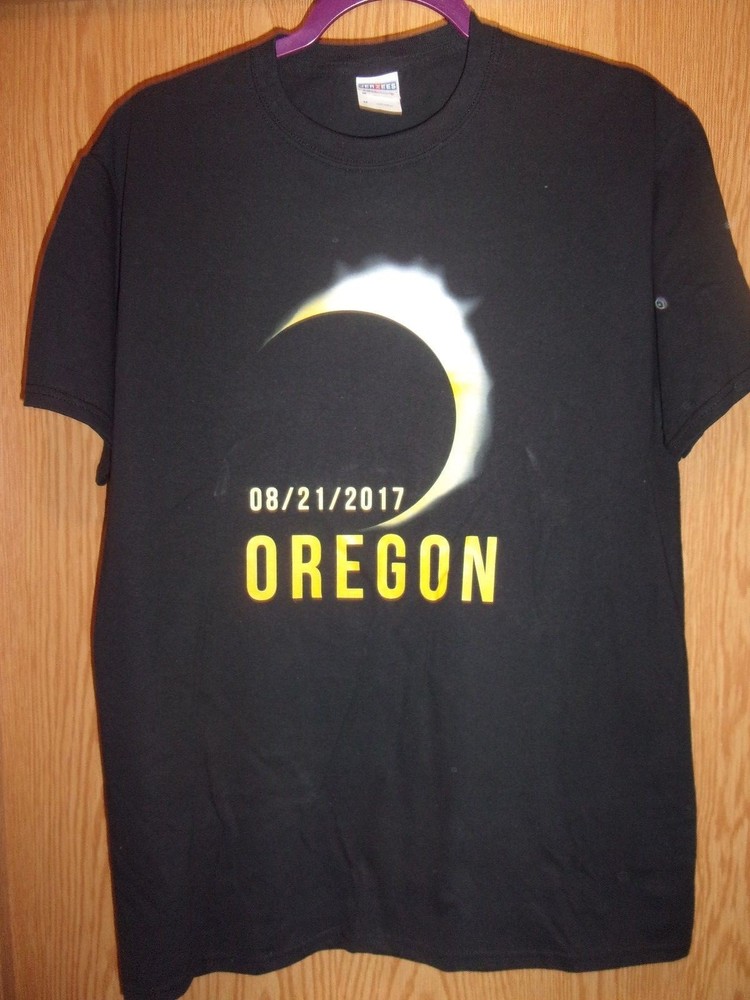 Eclispe 8 21 17 Oregon black M t shirt