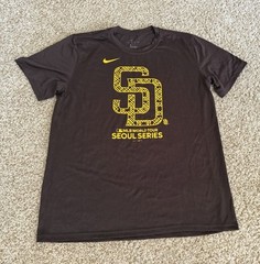 The Nike Tee Men’s Short Sleeve T-Shirt MLB WORLD TOUR Size L