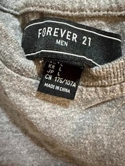 Lot of 8 Vintage & Modern Shirts Assorted Brands Mens Large Pullover Tee.