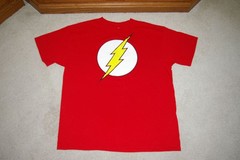 DC COMICS SHAZAM Men’s XL Short Sleeve Red Super Heroes Logo T-Shirt NEVER WORN!