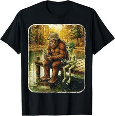 Bigfoot Alien Fishing Funny Men UFO Sasquatch Lovers Camping T-Shirt