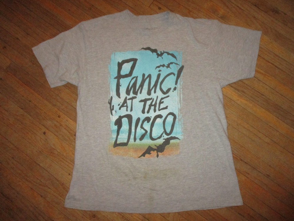 PANIC AT DISCO T SHIRT Fear Loathing Ralph Steadman Style Art Las Vegas Bats LG