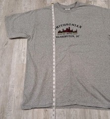 Vintage 90s Smithsonian Institution Castle Cotton Rayon Embroidered T-Shirt XL