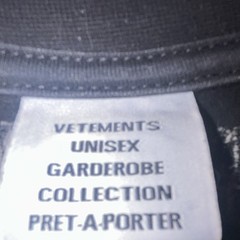 VETEMENTS Black “No time for romance” T-Shirt SIZE L