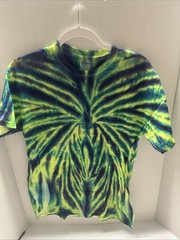 (F) Green /Blue Tie Dyed Gildan Heavy Cotton Size M Shirt
