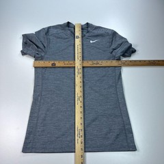 Nike Fitness Shirt Mens Small Fitted Gray Crew Neck Dri Fit Lightweight Stretch