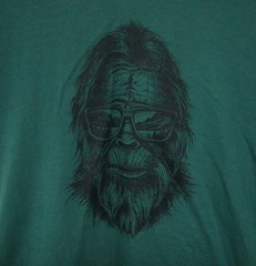 District Bigfoot Graphic T-Shirt Men’s Green 100% Cotton Size L T552