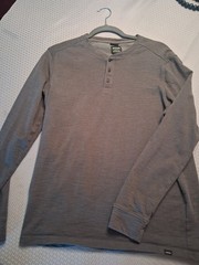 prAna Men’s M Gray Solid Long Sleeve Henley T-Shirt, Standard Fit