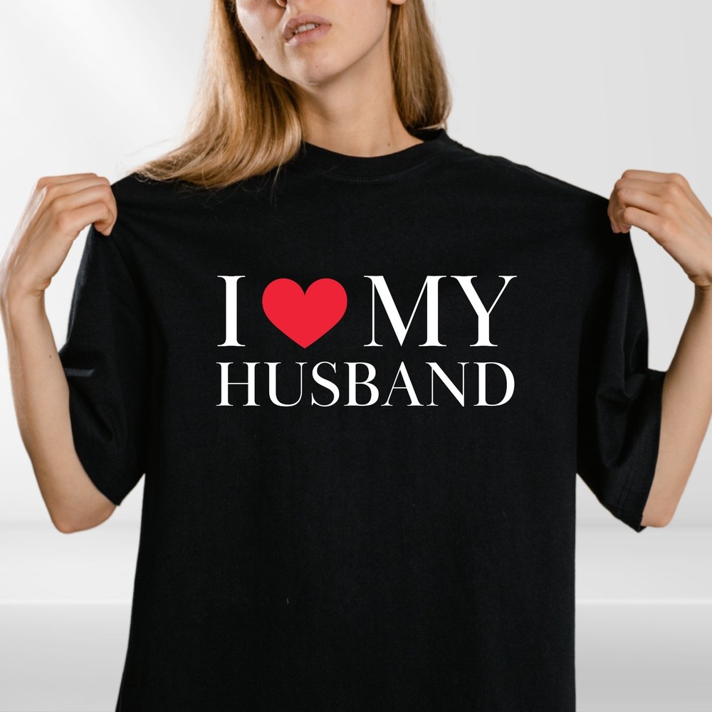 I Love My Girlfriend T-Shirt Gift Joke Mens Birthday Gift Top Tee Valentines Day