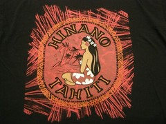 Hinano Tahiti Seated Island Girl T-Shirt Red Background Palms Black Shirt Size L
