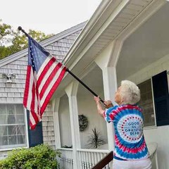 Grateful Dead Patriotic Bears – Dancing Bears Around a Stealie shirt – All Sizes