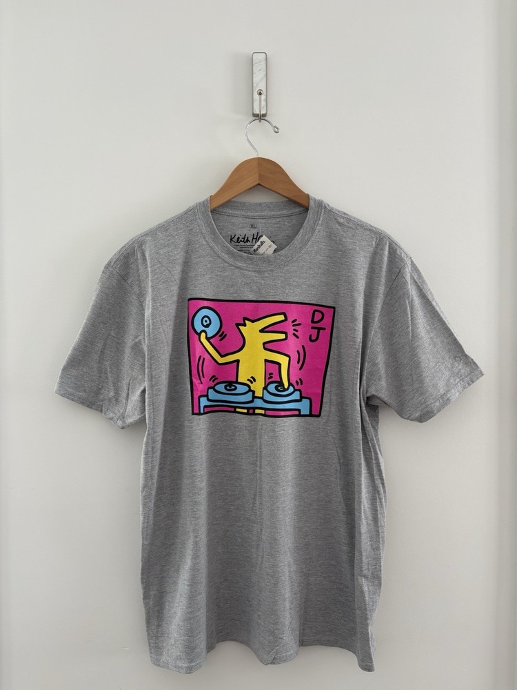 NWT Keith Haring DJ Dog Gray Pink Short Sleeve T-Shirt Adult Size XL