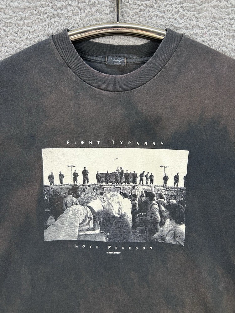 John Galt Fight Tyranny Love Freedom Berlin 1989 Wall Smoke Faded Black Vintage