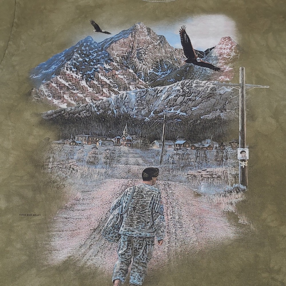 Soldier Returns Home American Flag Eagle Ghost of Fallen Gildan XL Men Green