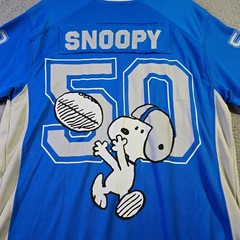 Snoopy Peanuts Football NFL Jersey Shirt Mens Medium Blue Charlie Brown 50 NWT