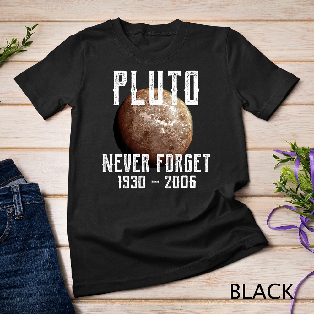 Vintage Pluto Never Forget Graphic – Funny Space Science Unisex T-shirt