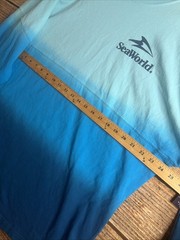 FLAW-SeaWorld Rescue Sweatshirt Mens Large Gradient Blue Marine Animal Graphic