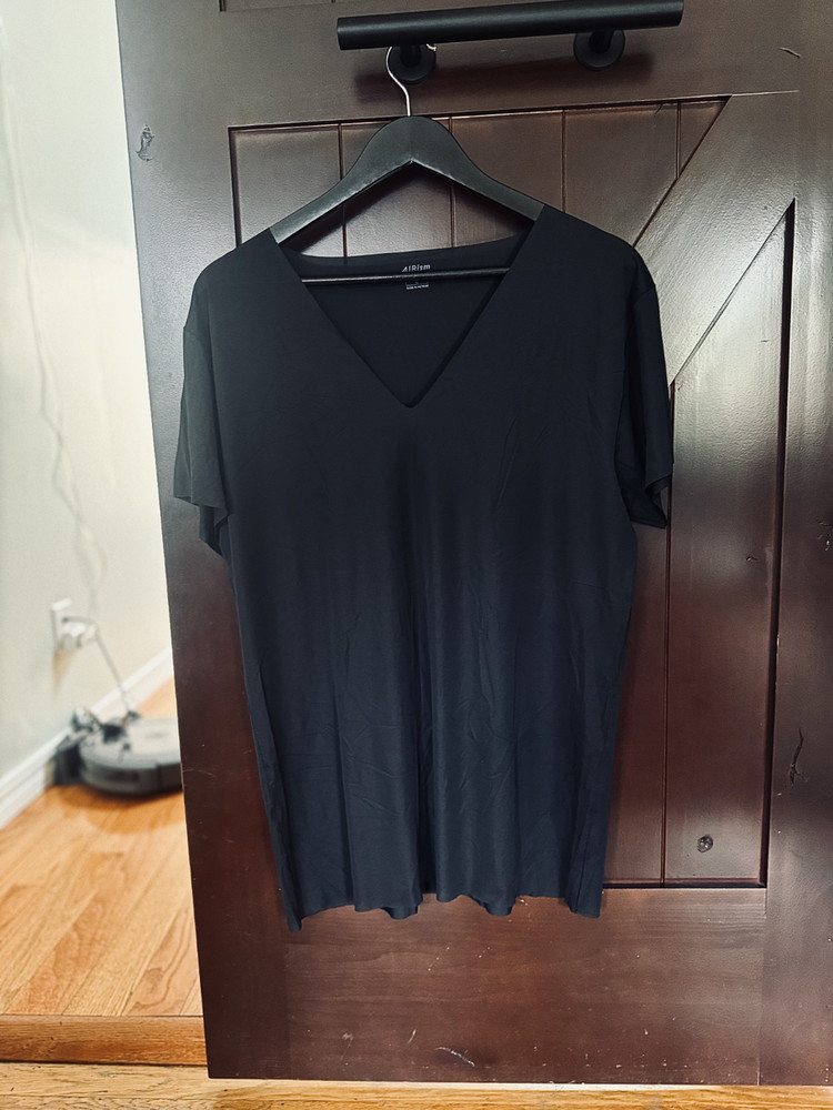 Uniqlo AIRism V-Neck Short Sleeve Undershirt Mens L Black NWOT New