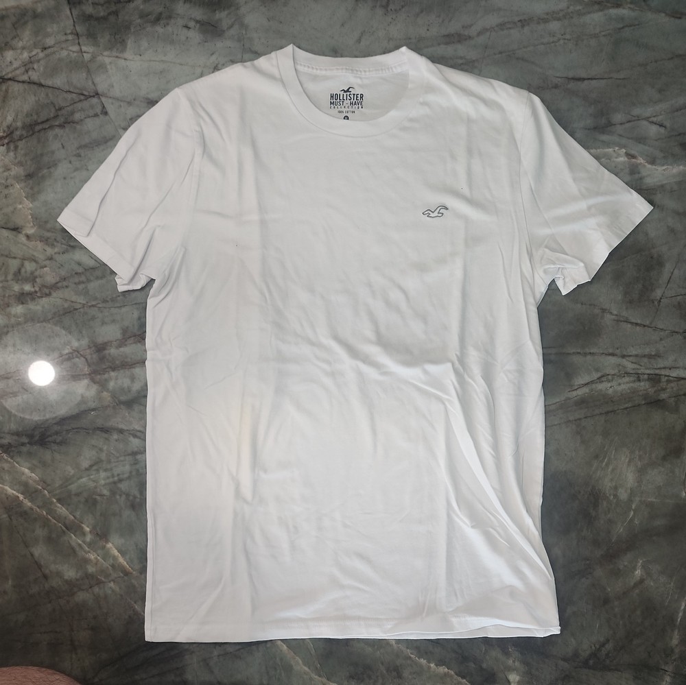 Hollister Must-Have Collection T-shirt Mens Medium White Short Sleeve Cotton Tee