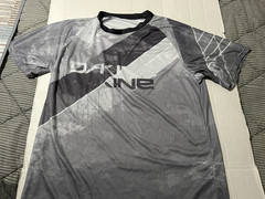 DAKINE XL ATHLETIC LIGHT WEIGHT SHORT SLEEVE SHIRT…SEE DESCRIPTION/CONDITION