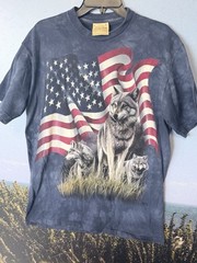 The Mountain T-Shirt Wolves American Flag Blue Tie-Dye L USA Vintage