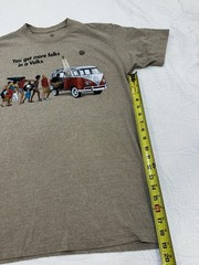 VW Volkswagen Licensed “You get more folks in a Volks” T-Shirt Tee Size L EUC