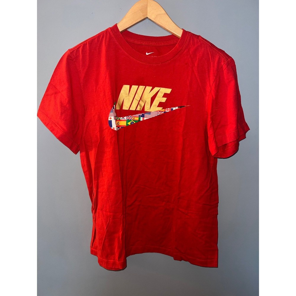 Nike Mens Small Red Graphic T-Shirt Gold Foil World Flags Swoosh Logo Tee