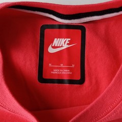 Nike M Rio Red Crew Neck T-shirt Bonded Chest Pocket Drop Cut Hem 100% Cotton