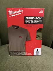 Milwaukee Men’s Large Green GRIDIRON Cotton/Polyester Short-Sleeve T-Shirt