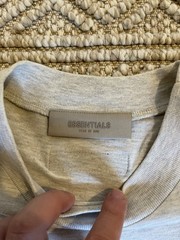 Fear of God Essentials T-Shirt Light Oatmeal Size L 100% Authentic 1977