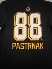NWT~ Proedge NHL Knights sz S Men’s Hockey Boston Bruin #88 Pastrnak T-Shirt S2