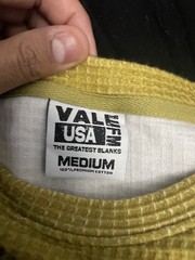 Valelives men’s medium yellow/camo thermal worn twice