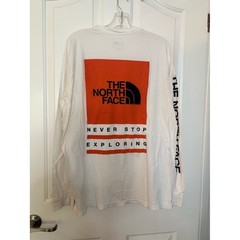 EUCThe North Face Men’s White Long Sleeve Logo Shirt with Black Print Size L