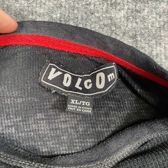 Volcom Mens Thermal Shirt XL Black Waffle Knit Long Sleeve Asymmetrical Hem