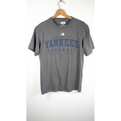 New York Yankees T-Shirt Men’s Size Medium Majestic Casual Lightweight Summer