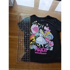 Disney Alice in Wonderland Women’s XL Black Graphic T-Shirt Floral Garden Tee
