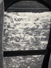 LEVI’S CLASSIC GRAPHIC STANDARD FIT T-SHIRT Size L Thin Airy Gray Distressed Men