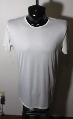 UNI QLO White Thin Short Sleeve Compression T-Shirt Size L NWOT