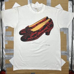 VTG 80s Wizard of Oz 20.5” x 29” Ruby Slippers / Stanley DeSantis T Shirt