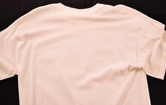 men’s Gildan size medium t-shirt crew neck white short sleeve cotton w/print