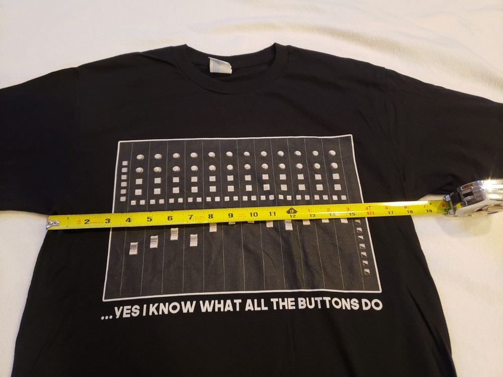“Yes I Know What All The Buttons Do” Funny Audio Music T-Shirt Black