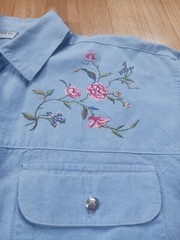 Vintage John Henry Flower Embroidered T-Shirt Button Up Size Medium Light Blue