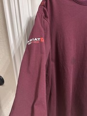 Ariat FR Men’s XL/TG Burgundy Crewneck Long Sleeve Skull Graphic Logo T-Shirt